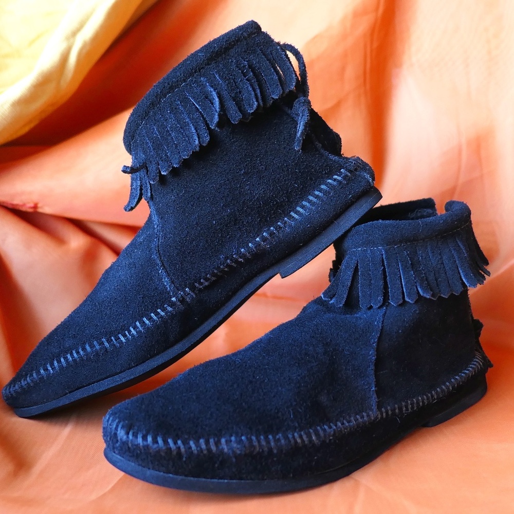 Minnetonka Moccasins 70s vintage black suede fringe barefoot ankle boots